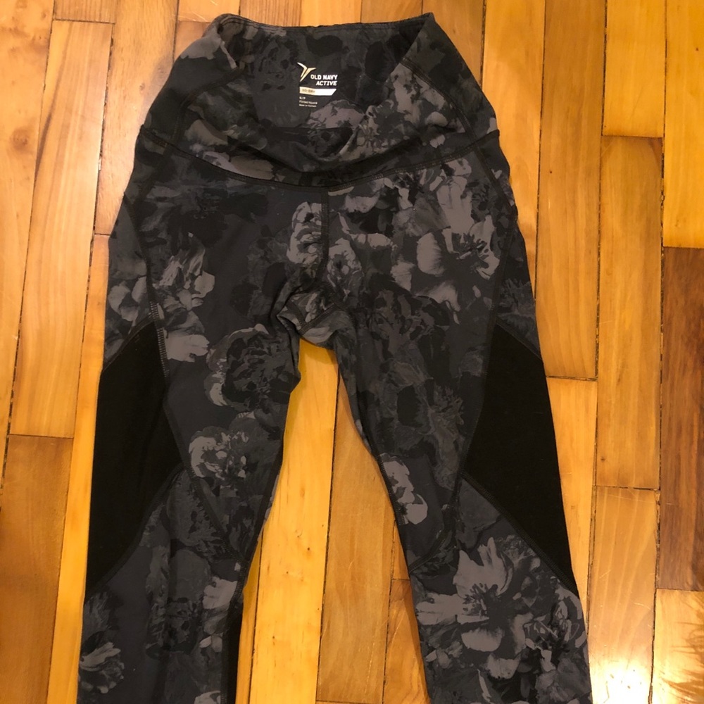 BUNDLE 2 for $10 • Old Navy Active High waisted